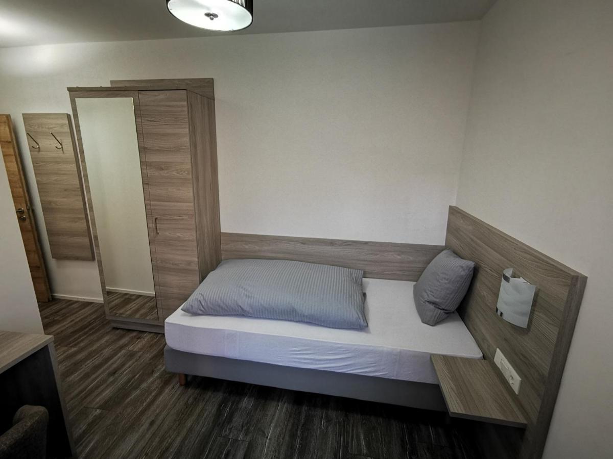 Pension Unterm Schlossturm Haag in Oberbayern Екстериор снимка