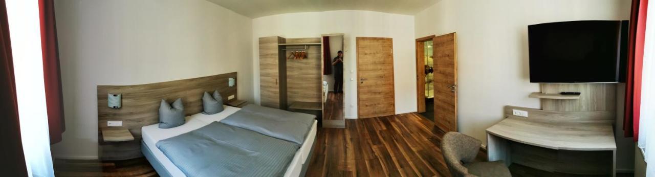 Pension Unterm Schlossturm Haag in Oberbayern Екстериор снимка