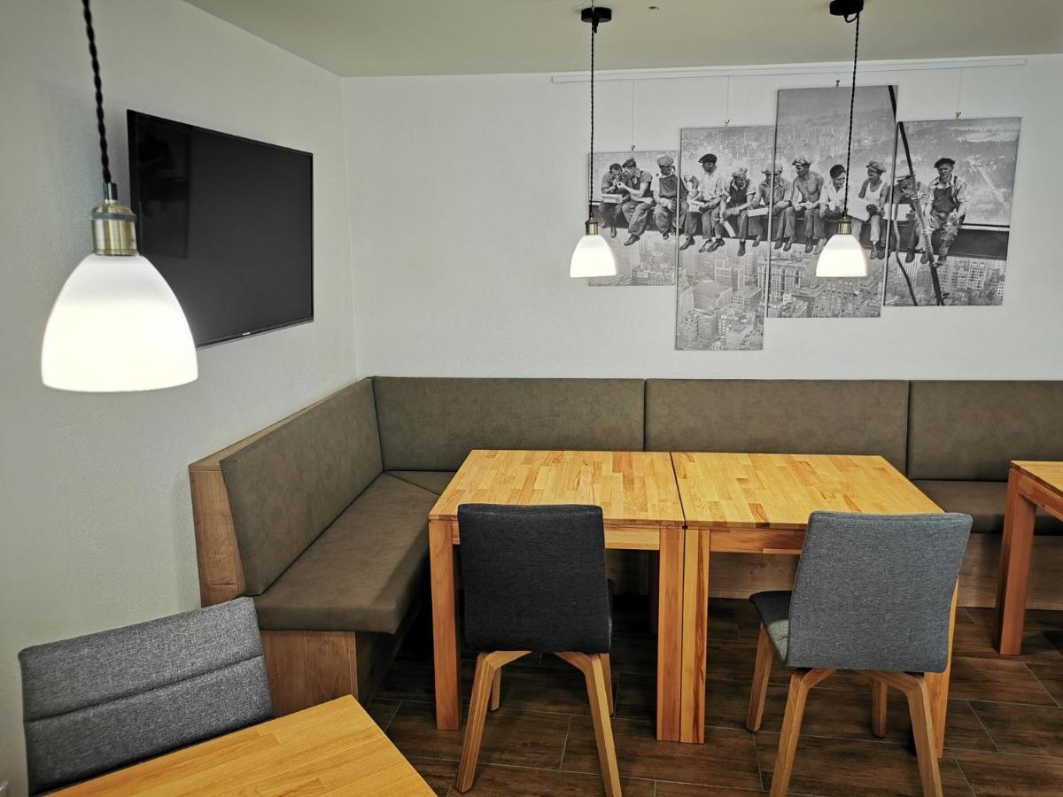 Pension Unterm Schlossturm Haag in Oberbayern Екстериор снимка